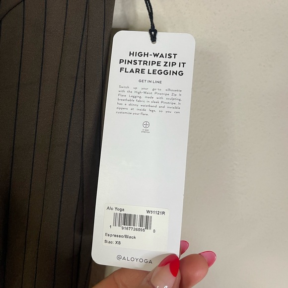 ALO Yoga | NWT! SET🚨 High Waist Pinstripe Flare Legging+ Jacquard Captivate Bra - Picture 5 of 7